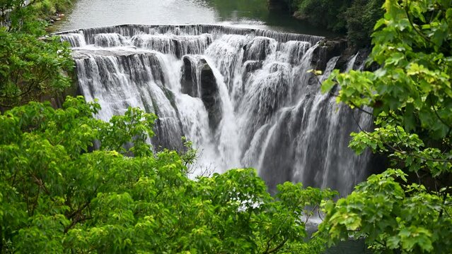 Belongs to anticline waterfalls, similar to Niagara Falls in North America Shifen Waterfall is located in Pingxi District, New Taipei City. Taiwan
