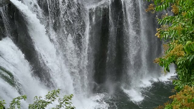 Belongs to anticline waterfalls, similar to Niagara Falls in North America Shifen Waterfall is located in Pingxi District, New Taipei City. Taiwan
