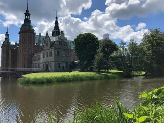 Obraz premium castle on the lake