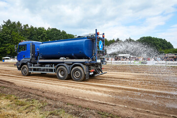 Fototapeta premium wasserwagen