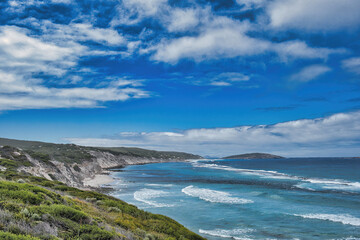 Fototapeta premium Wild, unspoiled coast with cliffs and small beaches near Esperance, south coast of Western Australia 