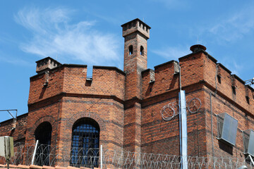 Fototapeta na wymiar Budynek więzienia, zakład karny dla przestępców. 