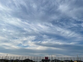 210630グランド夕日

グランド
空
雲
夕日