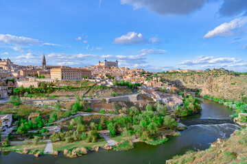 Toledo, una ciudad medieval europea, desde Castilla y la Mancha, España.
