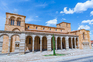 Basílica de San Vicente en la ciudad de Ávila, Castilla y León, España.