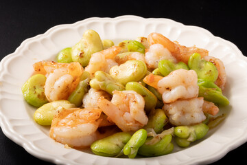 そら豆とエビの塩炒め