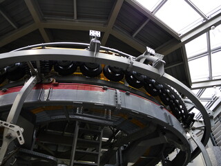 Obraz premium Cable car in the mountains.