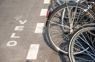 Paris velo cycliste piste cyclable mobilité ecologie environnement