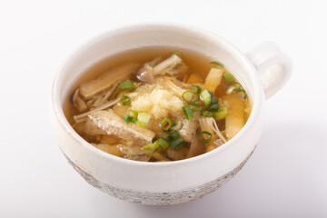生姜スープ　(しめじ　えのき　油揚げ)