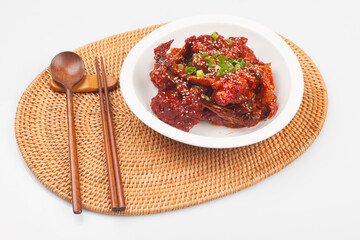 
A dish made by mixing trimmed crabs with a sauce made of red pepper powder, soy sauce, and sugar.