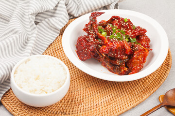 
A dish made by mixing trimmed crabs with a sauce made of red pepper powder, soy sauce, and sugar.