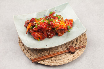  A dish made by mixing trimmed crabs with a sauce made of red pepper powder, soy sauce, and sugar. © jinho Park