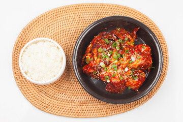 
A dish made by mixing trimmed crabs with a sauce made of red pepper powder, soy sauce, and sugar.