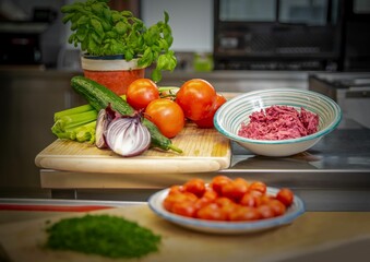 Cutting board containing the ingredients for a recipe.