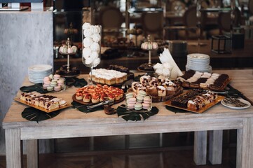 Beautiful wedding table setup with delicious desserts.