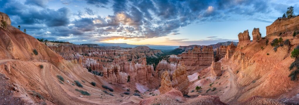 Bryce Canyon panorama at sunrise, Utah, USA