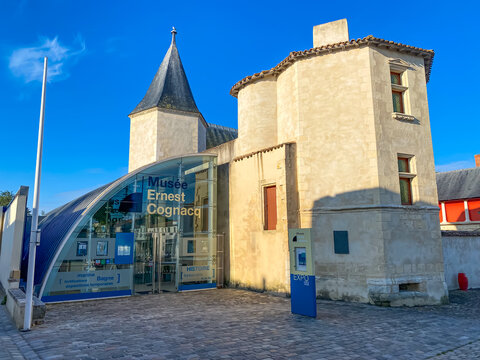Exterior facade of the Ernest Cognacq Museum in Saint-Martin-de-R&eacute;, France