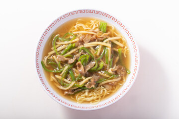 ルースー麺　(細切り肉炒め麺)