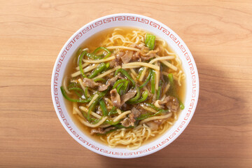 ルースー麺　(細切り肉炒め麺)