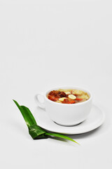 Peach Gum, a Healthy Traditional Dessert