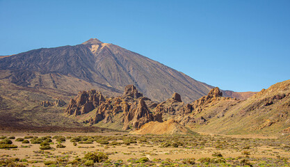 Fototapeta na wymiar amazing landscape in El Teide national park