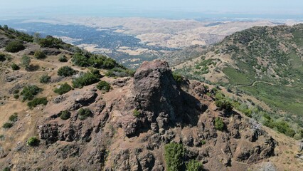 Fototapeta na wymiar View of Devils Pulpit Mount Diablo mountain range, with the peak visible in the distance
