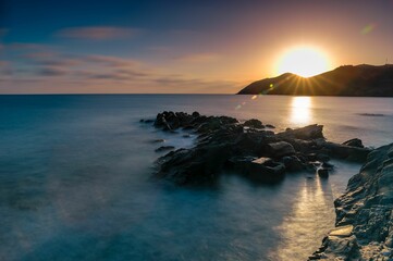 Naklejka premium Mesmerizing view of a beautiful seascape during sunrise in Crete, Greece
