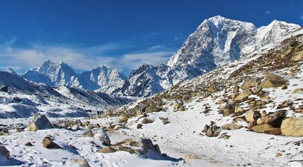 everest cho la pass trek