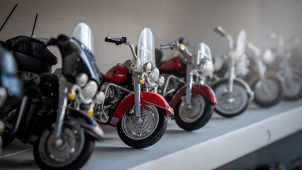 Motocicletas clásicas en modelos miniatura - obrazy, fototapety, plakaty