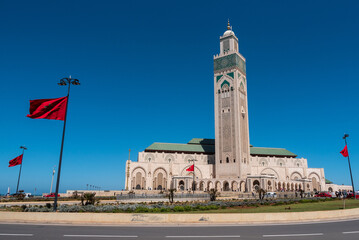 Obraz premium Exterior of the famous Hassan II Mosque at the coast of Casablanca in Morocco