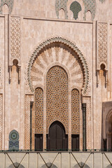 Obraz premium Exterior of the famous Hassan II Mosque at the coast of Casablanca in Morocco