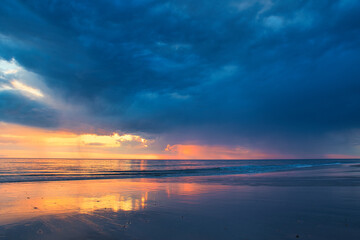 Fototapeta na wymiar Dramatic sunset at Atlantic coast from south France ( Montalivet) 