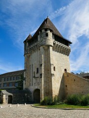 Fototapeta na wymiar La Porte du Croux et les vestiges des anciens remparts de la ville de Nevers