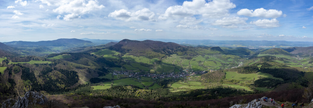 Panorama from V&aacute;peč