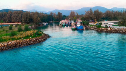 Obraz premium Summer vacation fishing in Panama harbor on Caribbean Sea Come relax fishing in Panama harbor on Caribbean Sea coast for summer vacation Summer vacation fishing in Panama harbor on Caribbean Sea coast