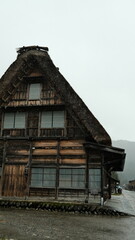 Villa japonesa en la montaña. Shirakawa.