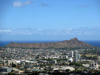 A Majestic View: Diamond Head and Honolulu's Splendor