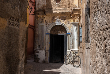 Fototapeta na wymiar Picturesque alley in the historic Portuguese medina of El Jadida in Morocco