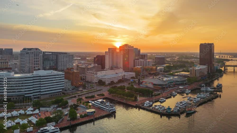 Wall mural Norfolk, Virginia, USA downtown city skyline from over the Elizabeth River