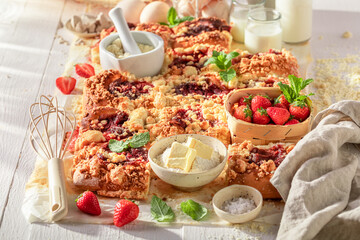 Delicious strawberry yeast cake made of healthy ingredients.