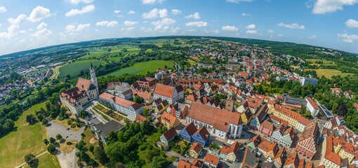 Fototapeta premium Donauwörth, Kreisstadt im Donau-Ries im Luftbild, Kloster, Heilig-Kreuz-Kirche, Liebfrauenmünster