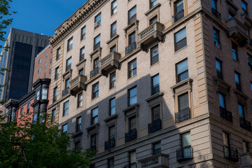 Fototapeta na wymiar Low angle shot of rows of apartment buildings in Boston, Massachusetts