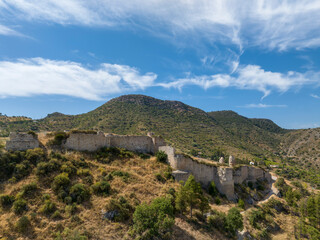 Fototapeta na wymiar vista de los restos del antiguo castillo del municipio de Cártama en la provincia de Málaga, España