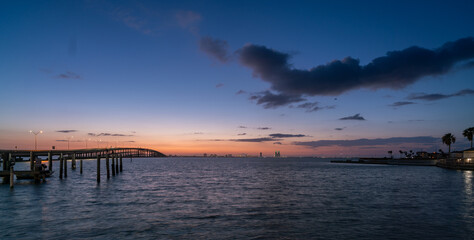 Obraz premium Early Morning Colors Looking at South Padre Island from Port Isabel Texas