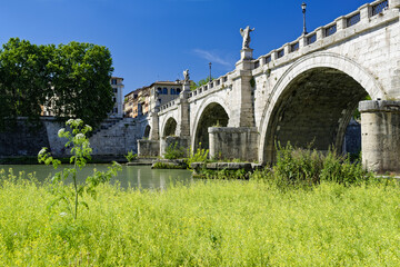 Le pont Sant'Angelo à rome