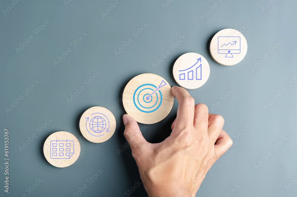 Aufkleber magnifier glass focus to target icon which for planning development leadership and customer target g