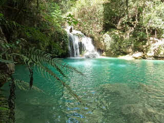 Cachoeira do Poço Azul, em Mambaí, Goiás