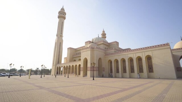 Travelling around the Al Fateh mosque with its large square, in Bahrain