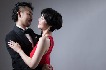 社交ダンスの様子　上半身アップ