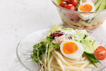 サラダうどん　salad udon